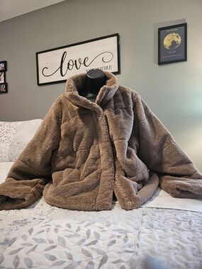 Plush Teddy Faux-Fur Jacket - Brown